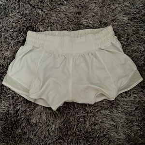 White Lululemon Hotty Hot Size 2